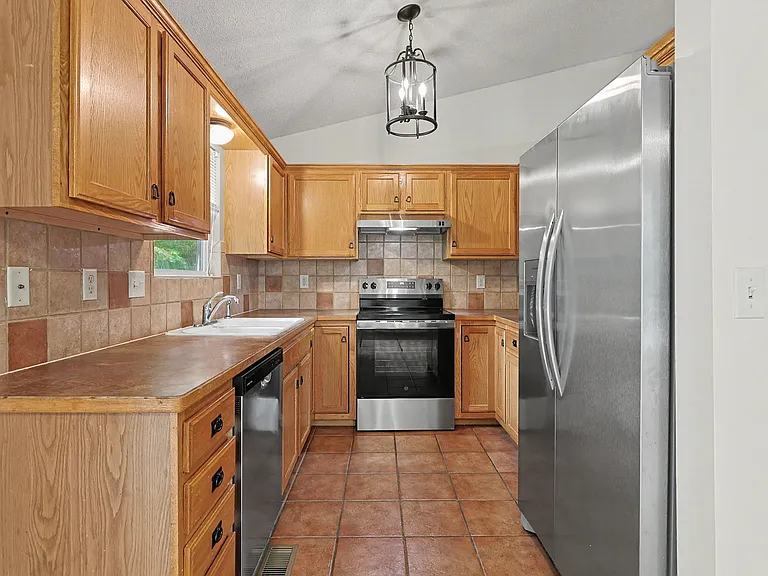 2316 N Shefford Cir — Photo 14