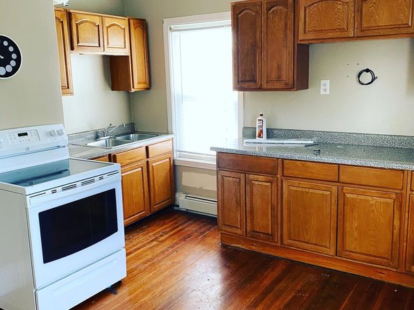 484 Smithfield Ave FLOOR 2