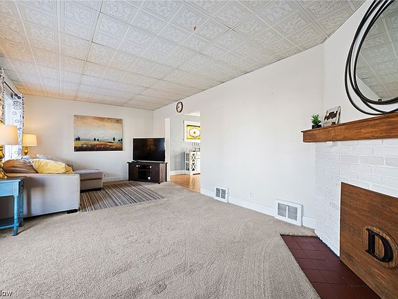 5th image of 7413 Bertha Ave