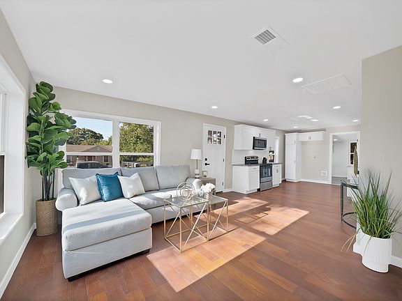 4th image of 5500 Dartmouth Ave