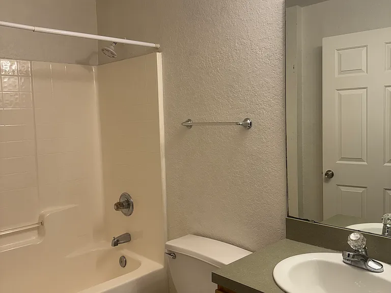 120 Eagle Point Blvd — Photo 6