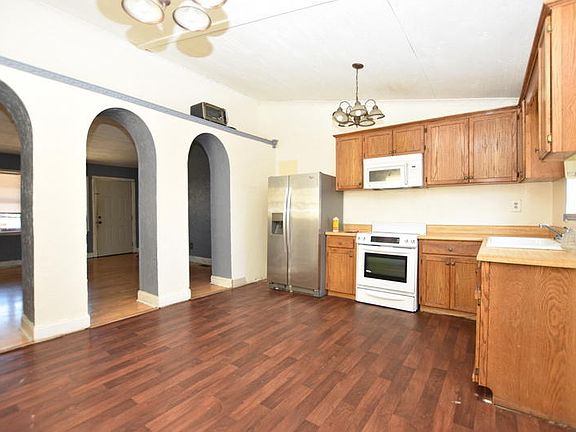 2nd image of 132 Wahoo Cir SE #1