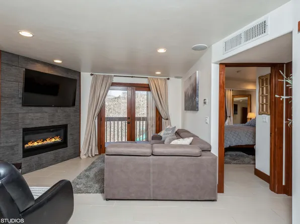 117 E Steam Engine Dr #3A, Brian Head, UT 84719