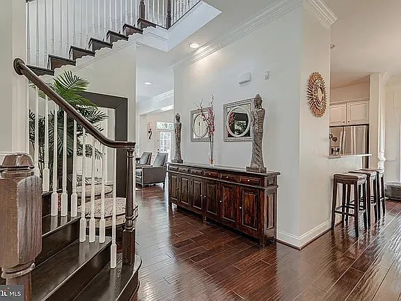 5964 Manorview Way — Photo 2