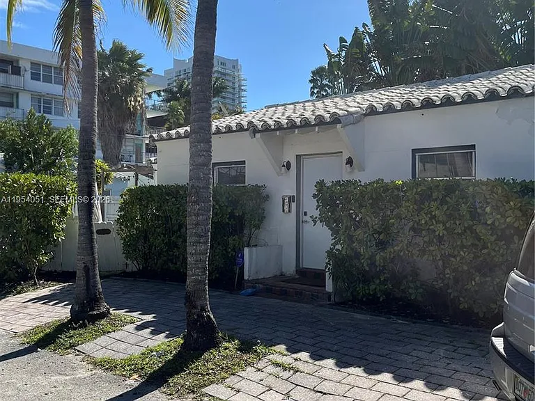 6 Farrey Ln — Photo 2