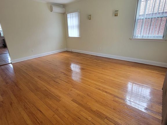 4th image of 5701 141st St