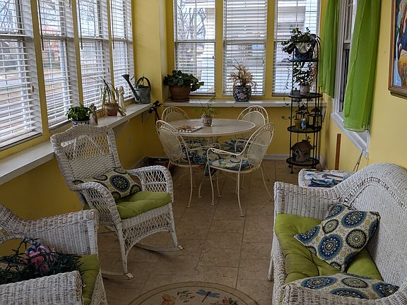 front porch (4-season)