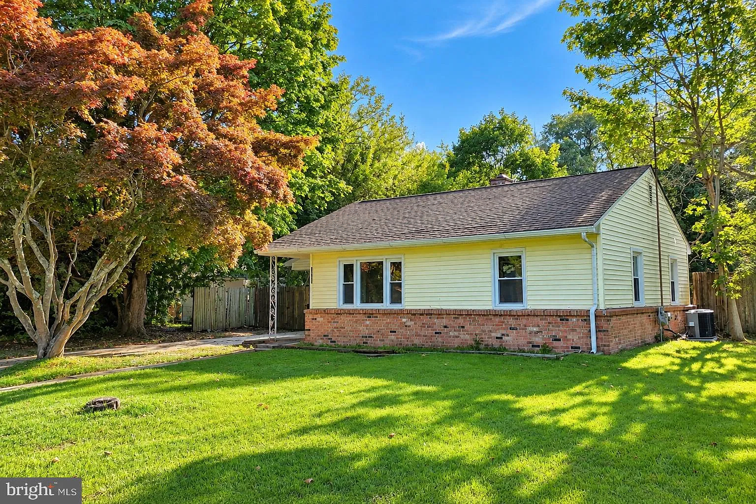 3 bed, 1.0 bath, 1098 sqft, $1,700 — Photo 4