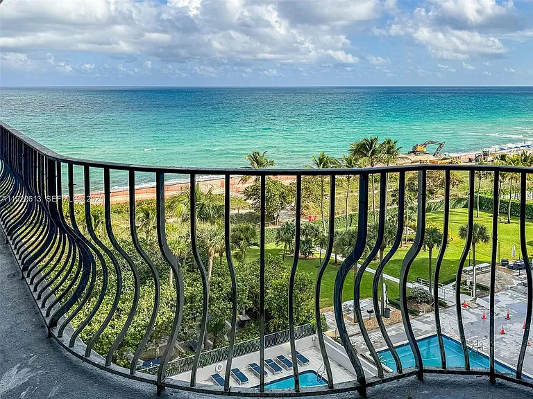 8877 Collins Ave #809 — Photo 32