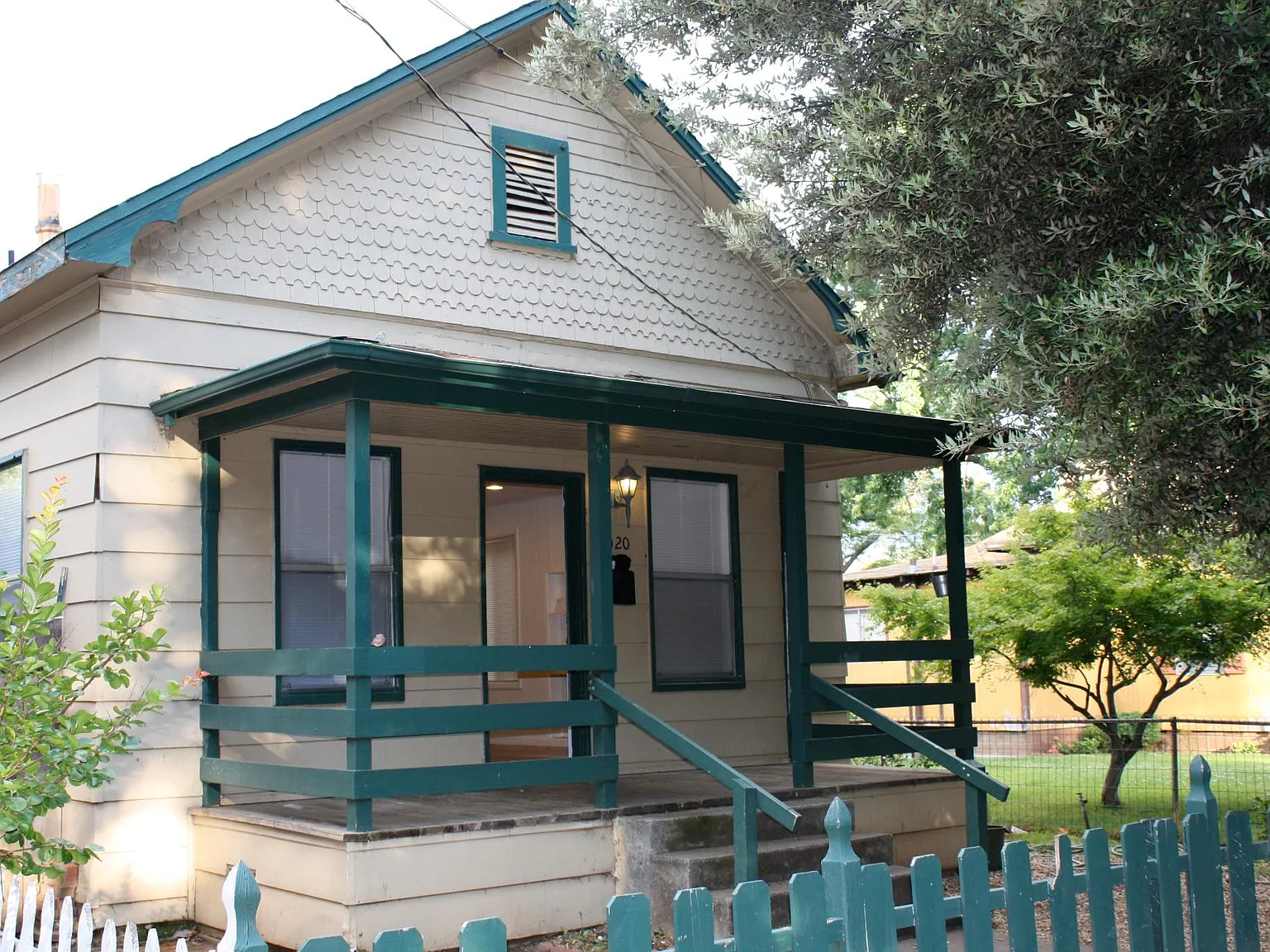4 bed, 800 sqft, $1,995 — Photo 3