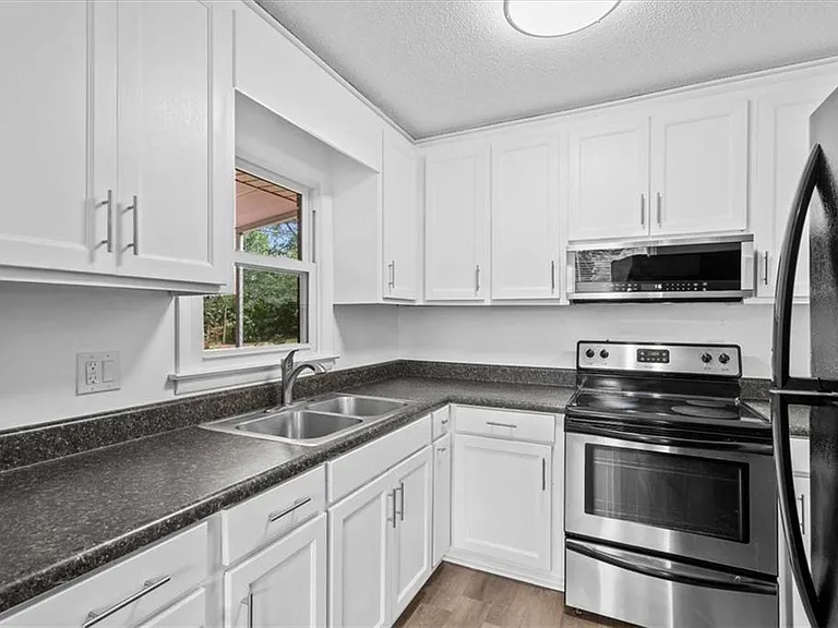 215 Thomas Heights Cir — Photo 10