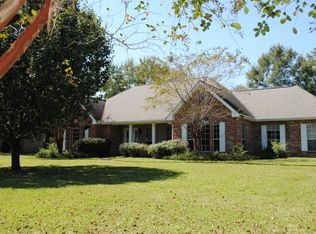6011 Woods Rd, Picayune, MS 39466