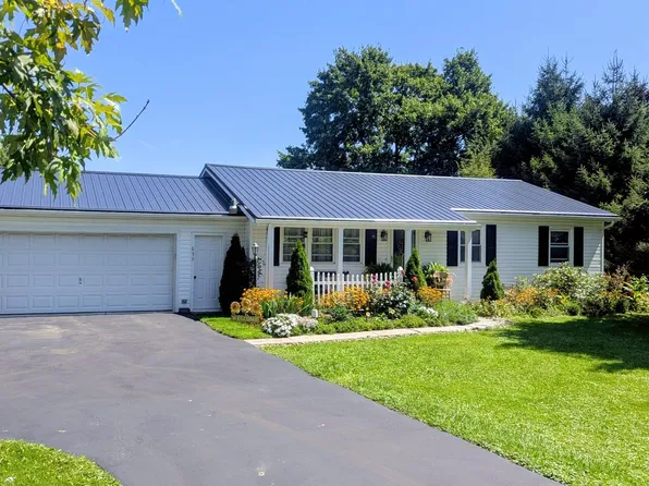 632 Grove City Rd, Slippery Rock, PA 16057