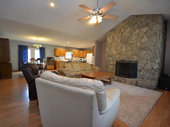4th image of 204 Oak Haven Dr