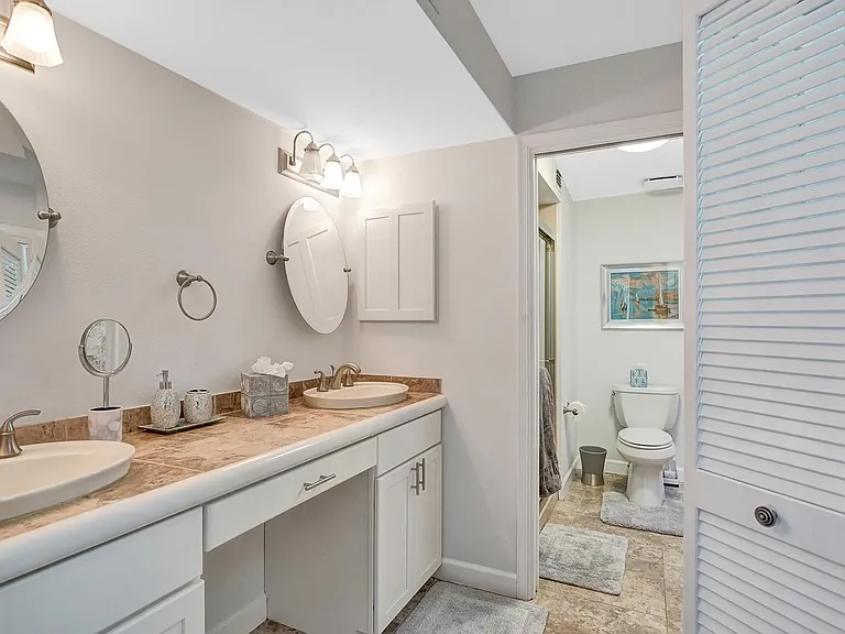 702 Saint Albans Dr #702 — Photo 30