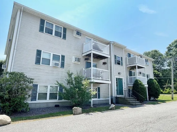 1617 Braley Rd APT 82, New Bedford, MA 02745