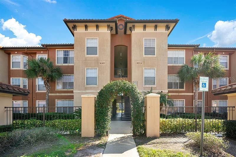 1st image of 5554 Metrowest Blvd #10