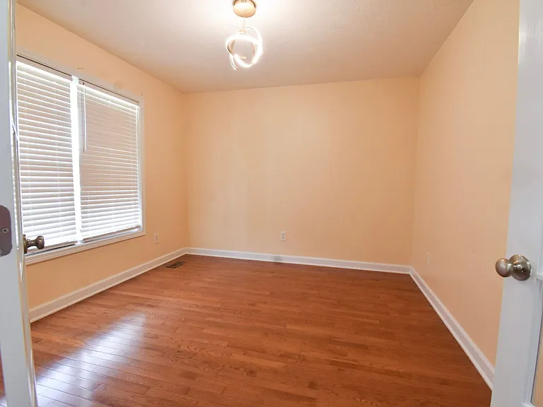 193 Wind Brook Ct — Photo 4