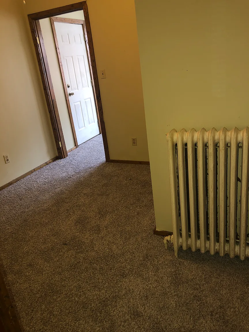 516 Larimer Ave APT 1 photo 1