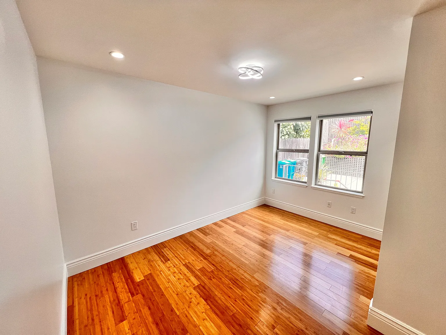 1 bed, 600 sqft, $4,275 — Photo 2