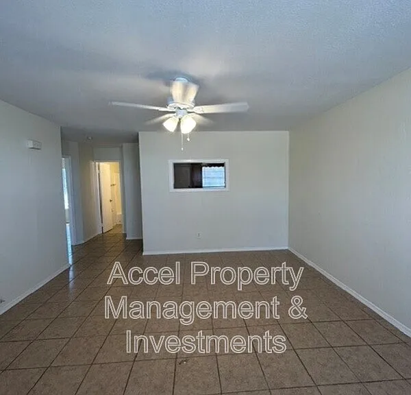 2409 Gumwood Ave #1 — Photo 3
