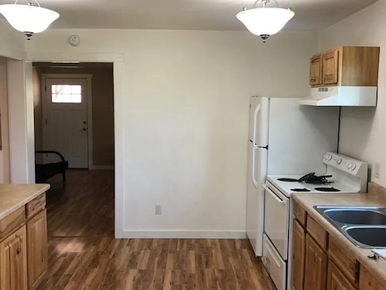 704 Indiana St — Photo 31