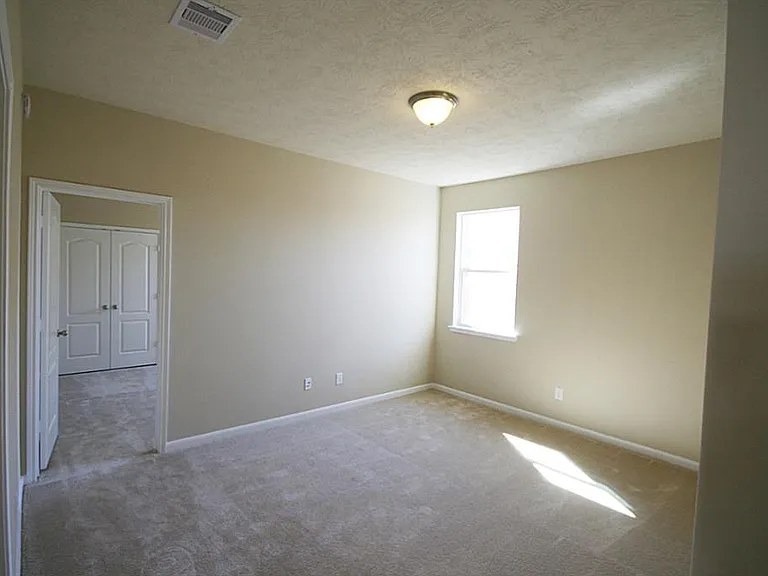 24547 Foxberry Gln — Photo 12