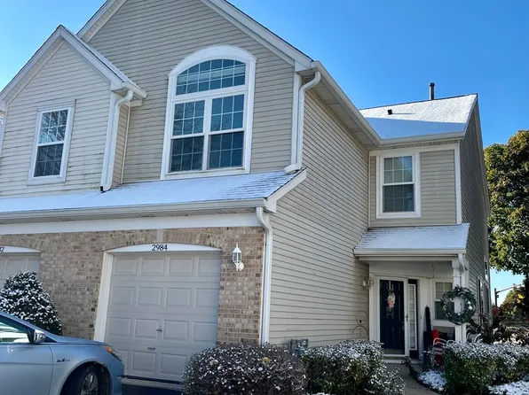 2984 Waters Edge Cir, Aurora, IL 60504
