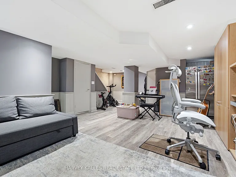 67 Falcon St — Photo 36