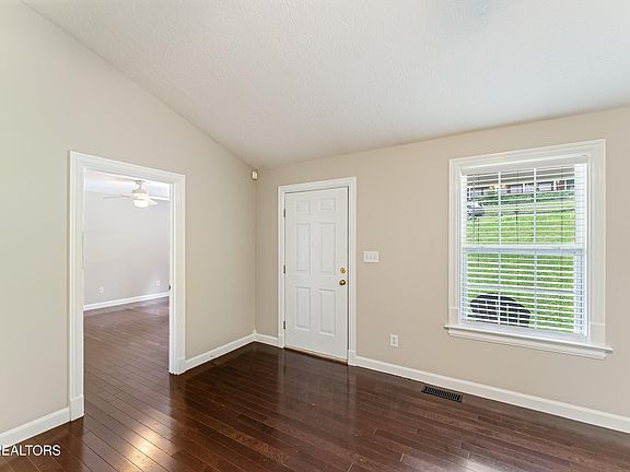 2nd image of 6133 Weems Rd