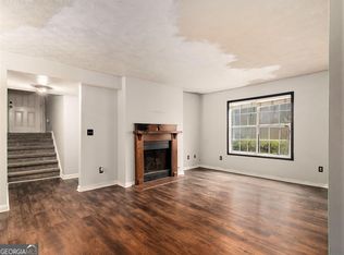 201 Glenleaf Dr, Norcross, GA 30092