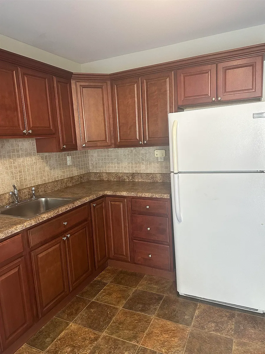 Building Photo - 1090 Kennedy Blvd #1