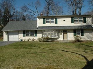 1 Hunter Rd, White Plains, NY 10603