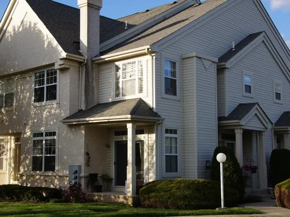 202 Dresher Woods Dr, Dresher, PA 19025