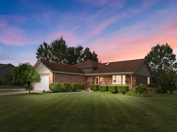 8426 Christopher Dr, Saint John, IN 46373