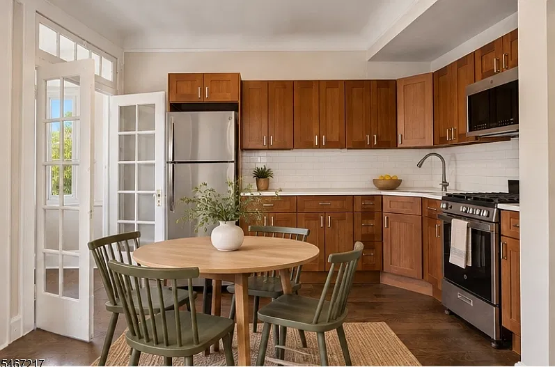 166 Maplewood Ave — Photo 4