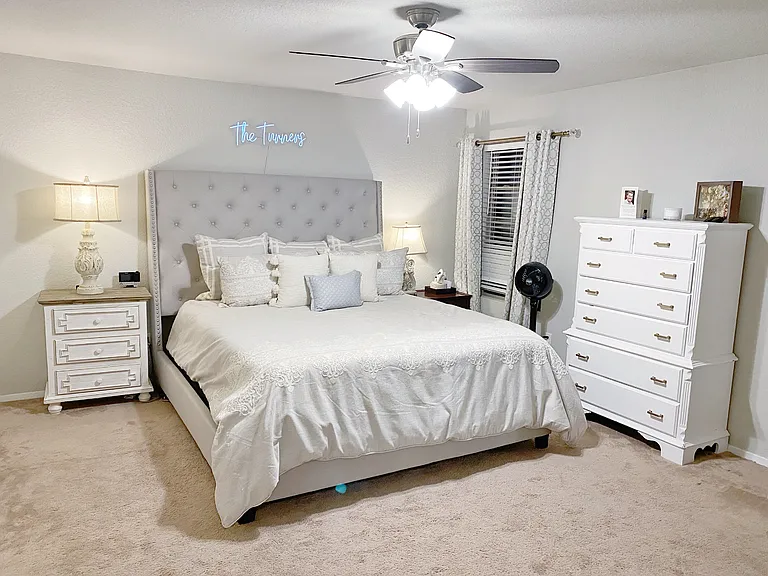 Huge primary suite - king sized bed fits nicely and still room for dresser, desk, whatever.