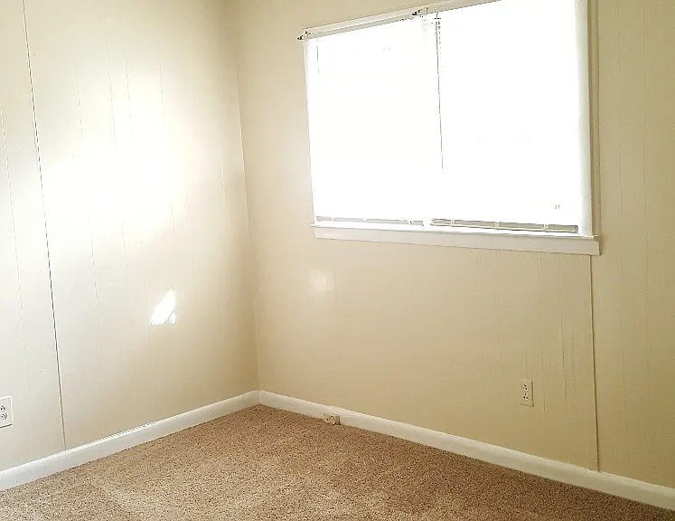 627 Longview St #4 — Photo 5
