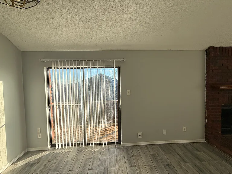 906 Wentwood Dr — Photo 12