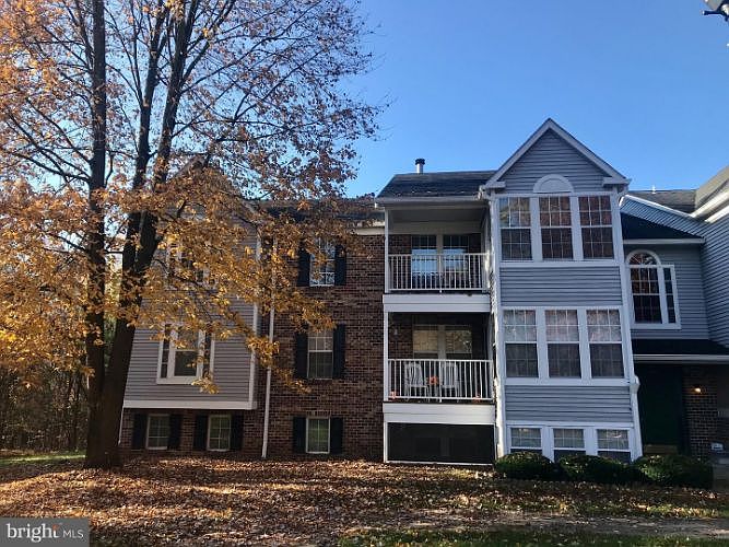 1st image of 1004 Markham Ct Unit 14