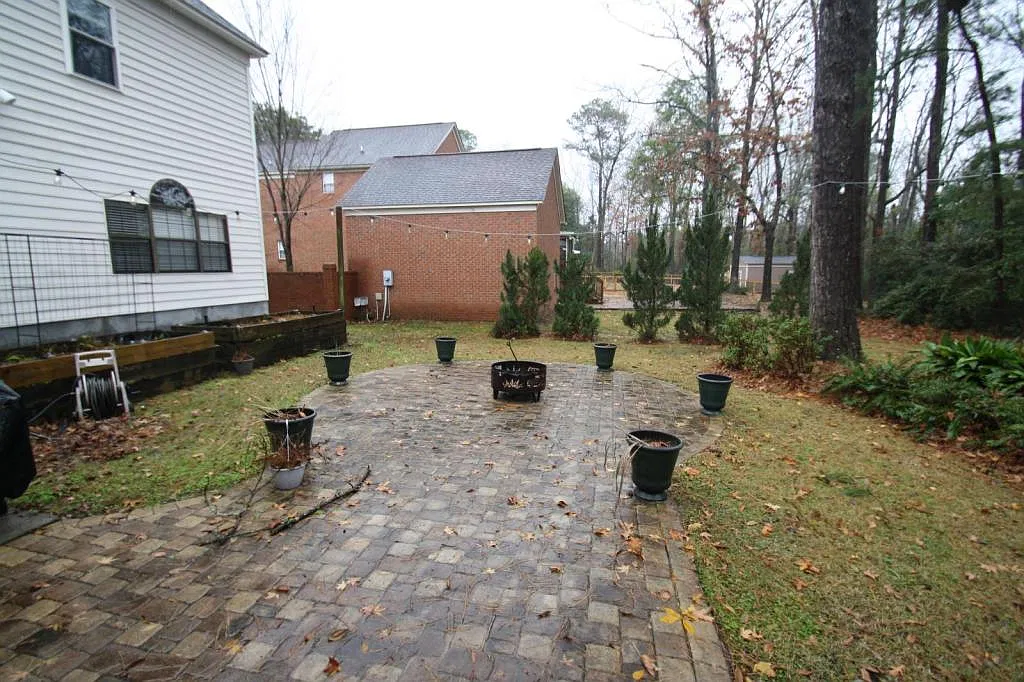 1879 Oleander Ct — Photo 4