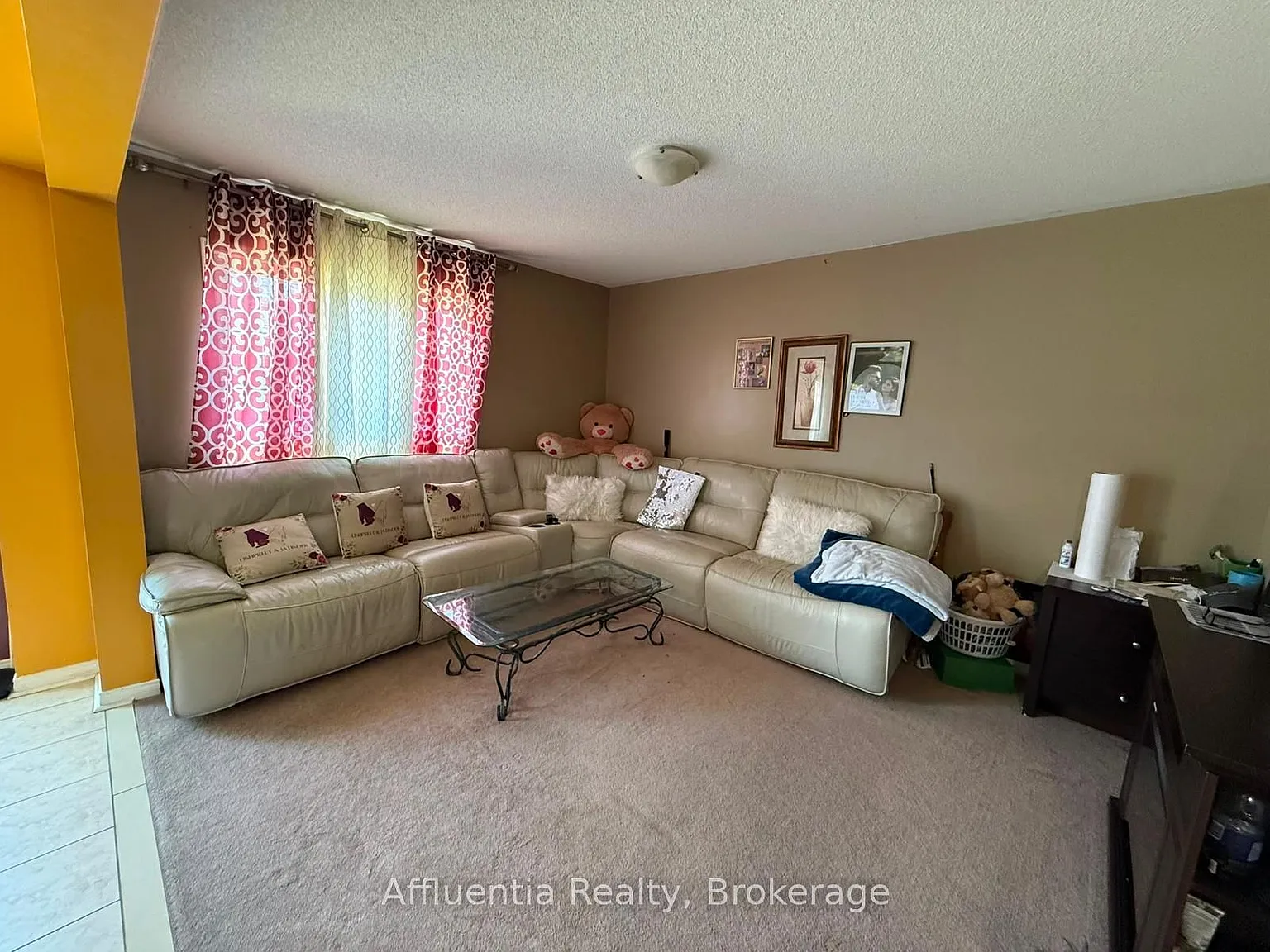 4 bed, $2,800 — Photo 2