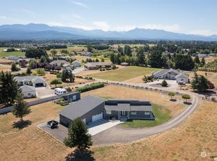 190 Haywire Ln, Sequim, WA 98382