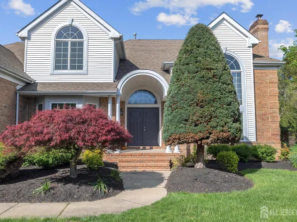 4 Stults Dr, Plainsboro, NJ 08536