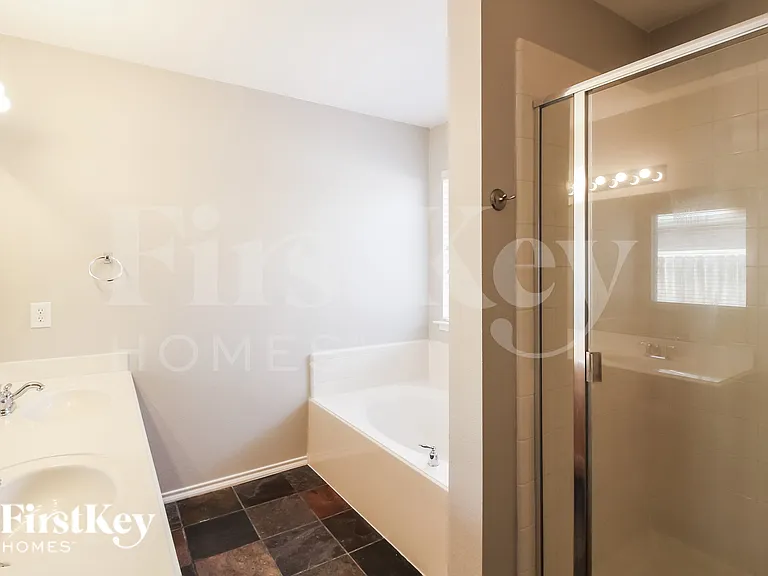 204 Pagoda Dr — Photo 10