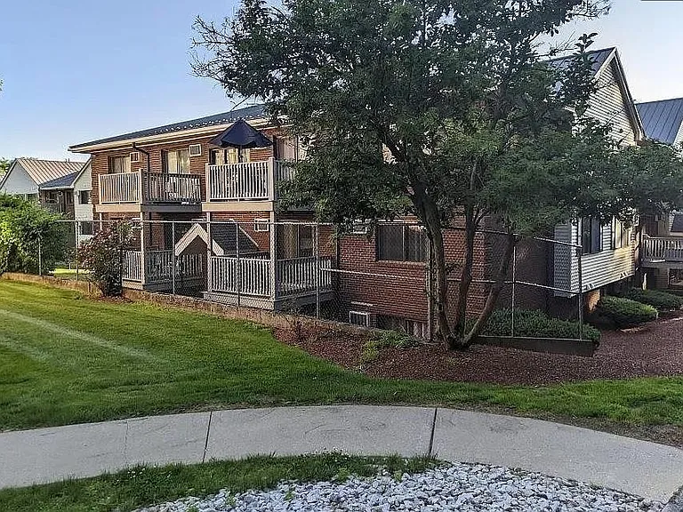 33 Andrew St — Photo 4