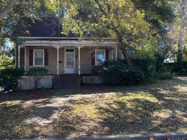 712 Live Oak Ave, Pascagoula, MS 39567