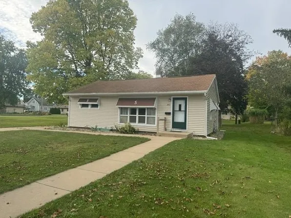 243 Jefferson St, Sauk City, WI 53583