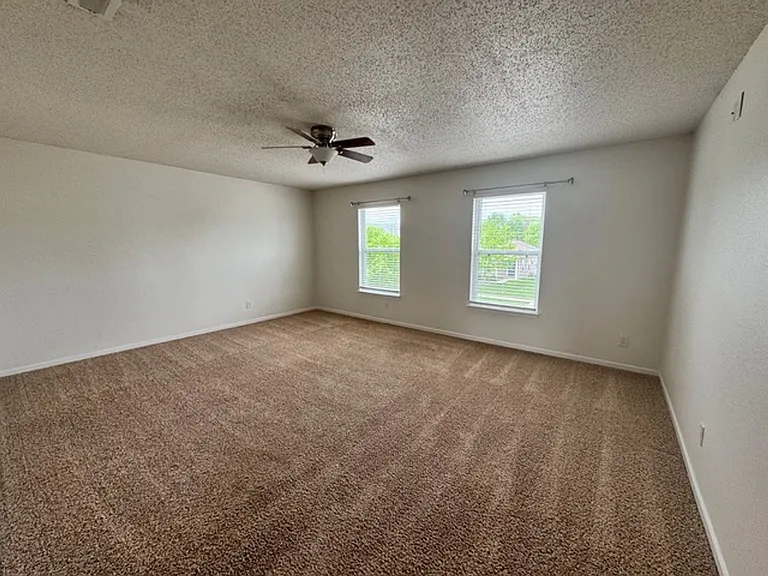 1723 Elijah Blue Dr — Photo 15