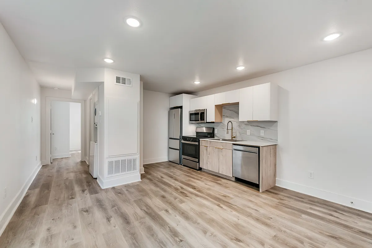 Building Photo - 1516-104 N Peak St #1516